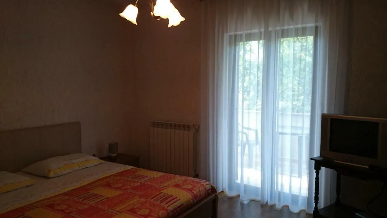 Apartman Dino Tar-Vabriga 公寓