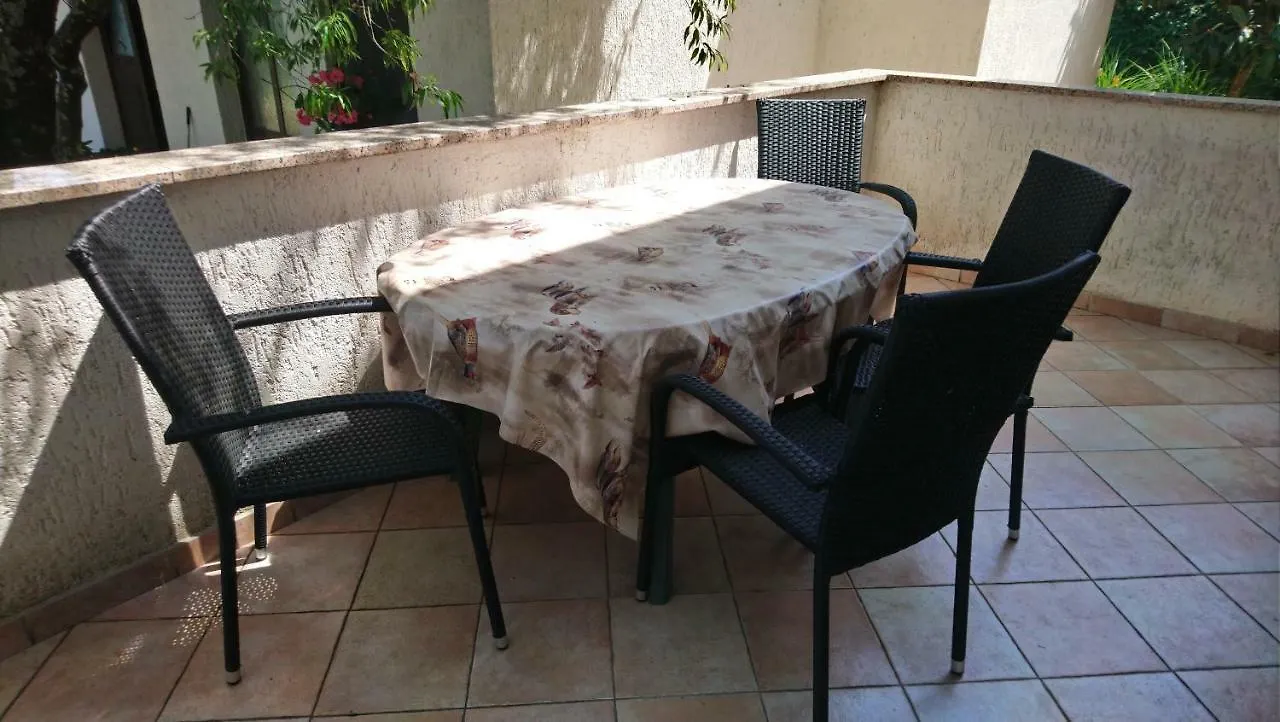 Διαμέρισμα Apartman Dino Tar-Vabriga